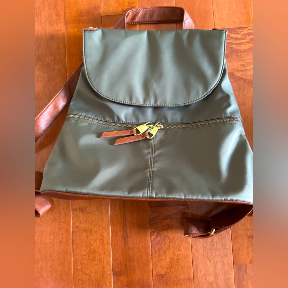 Steve Madden BackpackConvertiblePurse‎ OliveGreen FauxLeather Gold Hardwear NWOT